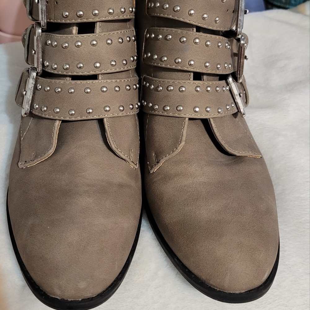 R2 Ankle Cute Bootie